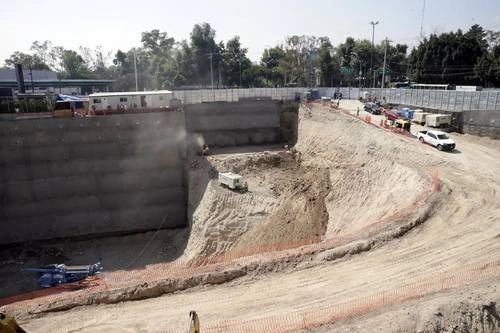 La industria de la construcción se ha visto afectada por la emergencia sanitaria. Foto Jesús Villaseca/ La Jornada Archivo
