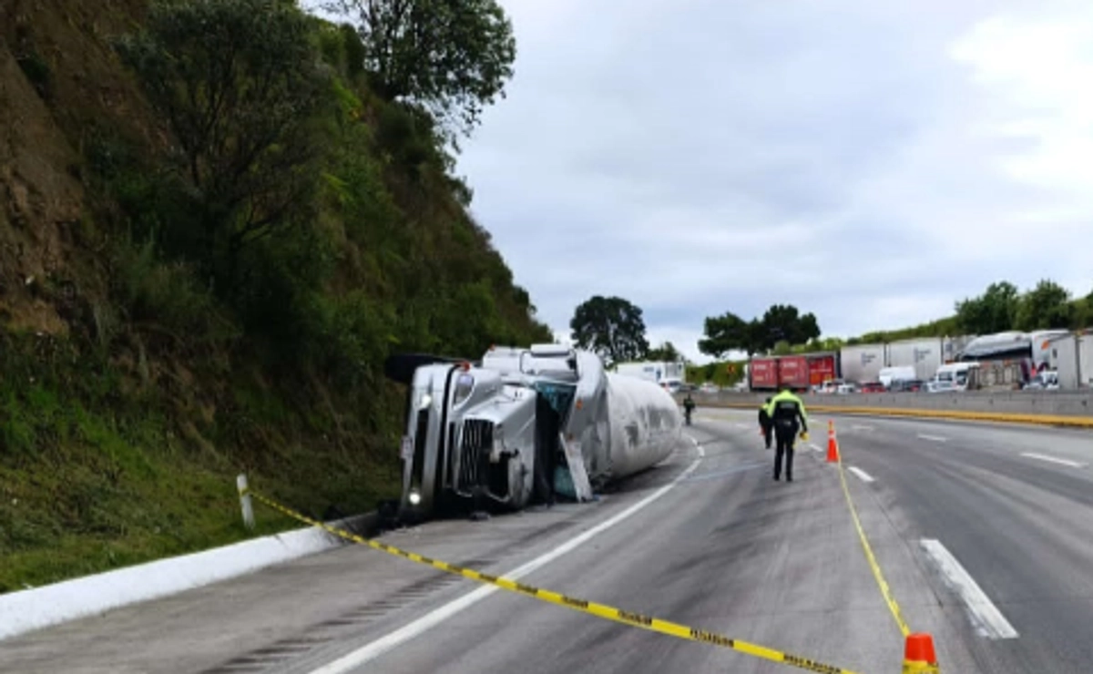 El trasvase del gas licuado llevó alrededor de 12 horas. Foto