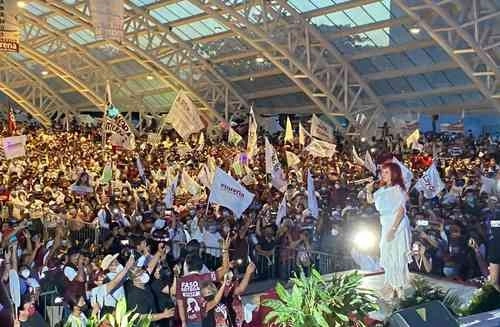 Layda Sansores, abanderada de Morena y PT a la gubernatura de Campeche clausuró ayer sus actividades preselitistas en la Concha Acústica. Foto La Jornada