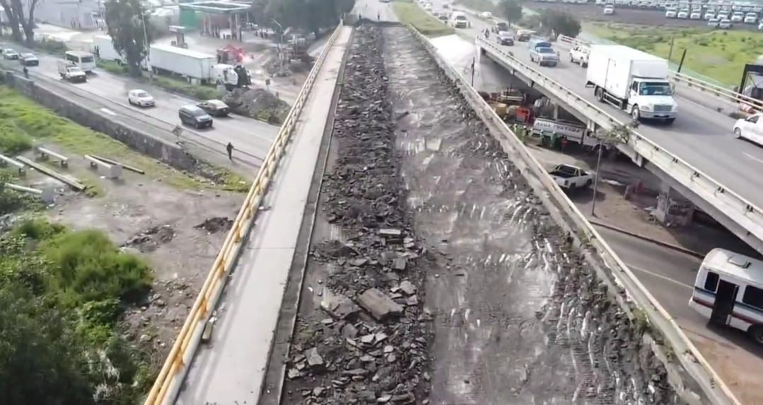 Aspectos del avance de las obras de remozamiento en la autopista Texcoco-Lechería. Foto