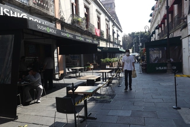 Comercios y Restaurantes llevan 11 meses con restricciones de aforo por la pandemia de Covid-19. Foto Yazmín Ortega
