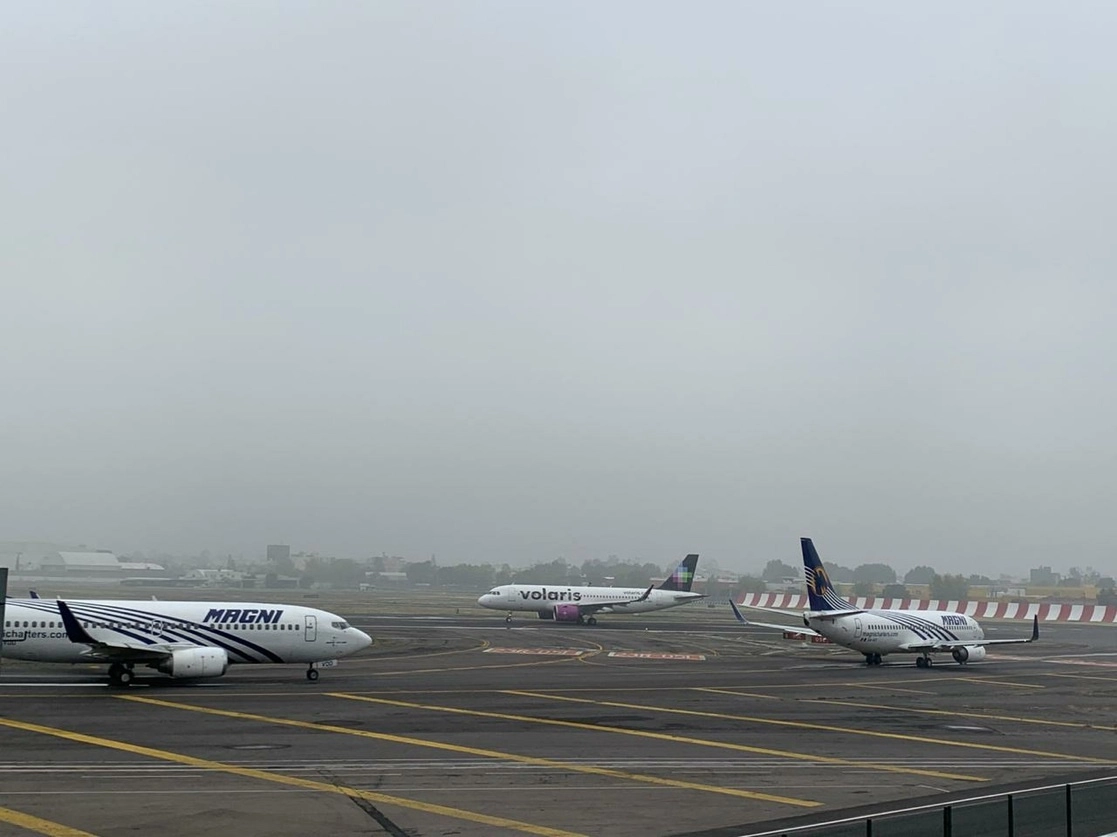 Aeronaves en el Aeropuerto Internacional de la Ciudad de México. Foto Alfredo Domínguez / Archivo 