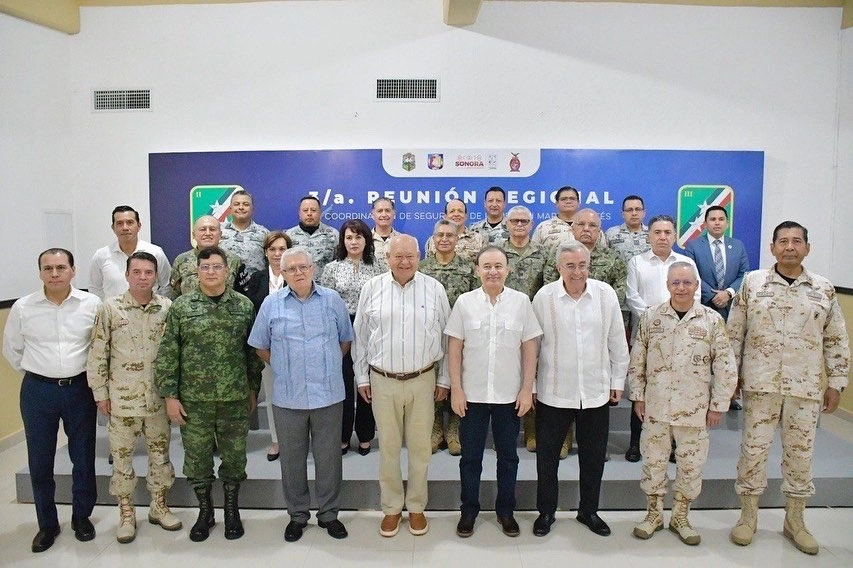 Los cinco gobernadores durante una reunión regional. Foto @AlfonsoDurazo