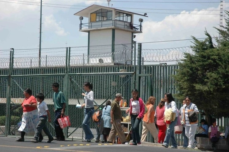 Imagen de archivo del penal estatal de Santiaguito, donde hoy se reportó el contagio de Covid-19 de cinco internas. Foto Cuartoscuro