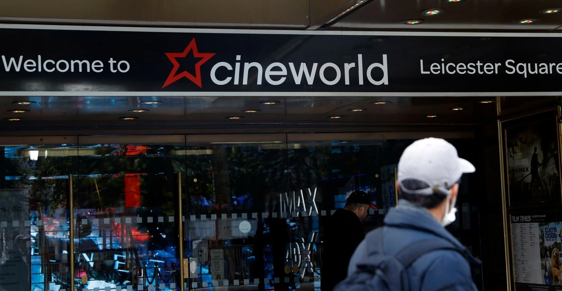 El grupo británico Cineworld, segunda cadena de cines del mundo, anunció un concurso de acreedores en Estados Unidos para restructurar su pasivo y tratar de encontrar nueva liquidez en plena crisis de las salas. Foto Ap / Archivo