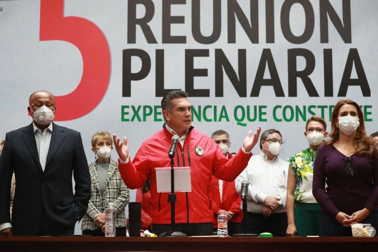 El dirigente nacional del PRI, Alejandro Moreno, dio a conocer la agenda legislativa de su partido. Foto María Luisa Severiano