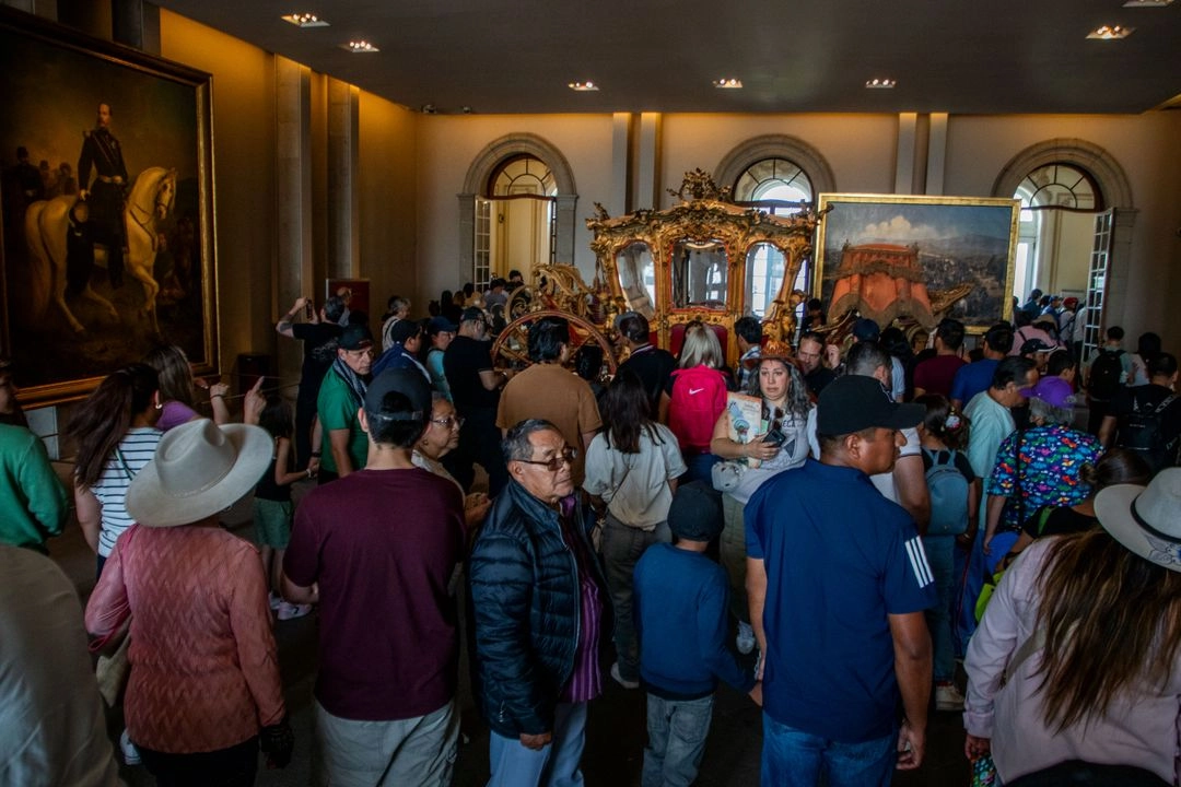 Miles de turistas recorrieron el paseo cultural de esta zona de la capital, en la que se ubican los museos nacionales de Historia (en la imagen), de Antropología, de Arte Moderno y el Tamayo Arte Contemporáneo. Foto 