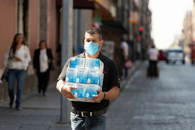 La Confederación Internacional de Trabajadores hizo un llamado a las empresas para que respeten los derechos de los trabajadores durante la emergencia. Foto Pablo Ramos