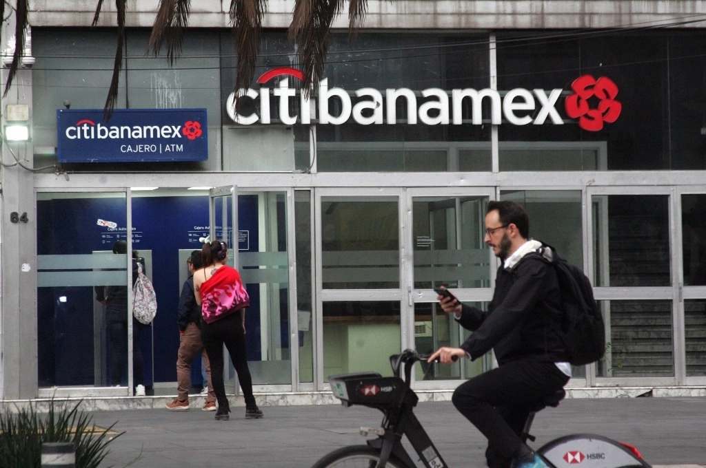 La institución financiera realizó este lunes una serie de diálogos sobre temas ambientales, sociales y de gobierno corporativo (ASG), y refirió que dicho monto fue posible colocarlo por medio de dos programas: crédito negocio sustentable y crédito mujeres. Foto Roberto García Rivas / La Jornada/ Archivo 