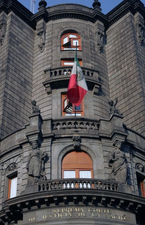 El antiguo edificio de la Suprema Corte de Justicia de la Nación, ubicado en Av. Juárez 5, en el Centro Histórico de la Ciudad de México. 