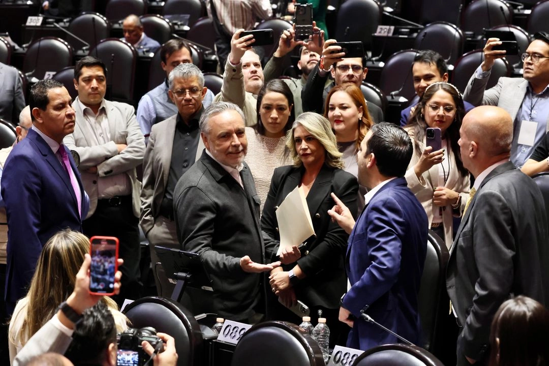 Diputados de Morena durante una sesión en San Lázaro. Foto 