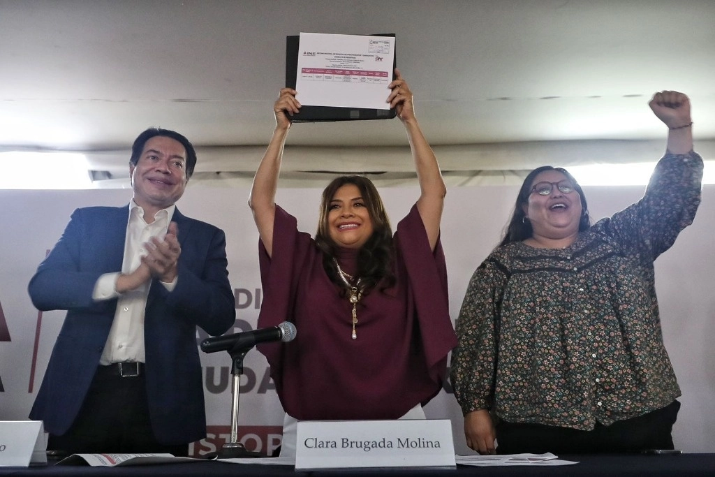 Clara Brugada se registra como candidata a la jefatura del Gobierno capitalino ante el Instituto Electoral de la Ciudad de México, el 15 de febrero de 2024. Foto Marco Peláez
