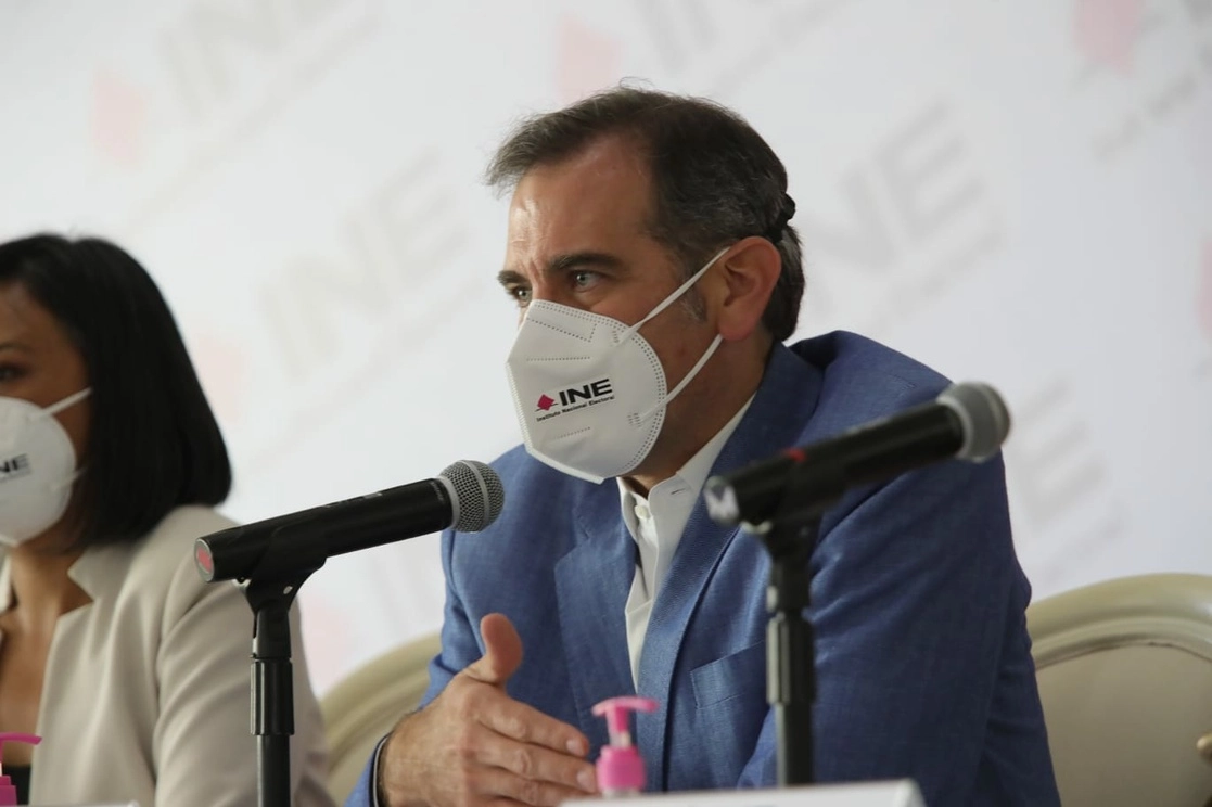 El presidente del INE; Lorenzo Córdova, durante la presentación del “Protocolo del INE para la atención a víctimas y la elaboración del análisis de riesgos en los casos de violencia política en razón de género”, en Hidalgo, el 18 de mayo de 2022. Foto tomada de Twitter @INEMexico