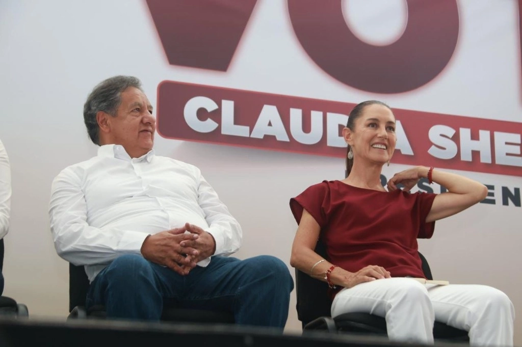 Higinio Martínez y Claudia Sheinbaum en un acto de campaña en el estado de México. Foto La Jornada