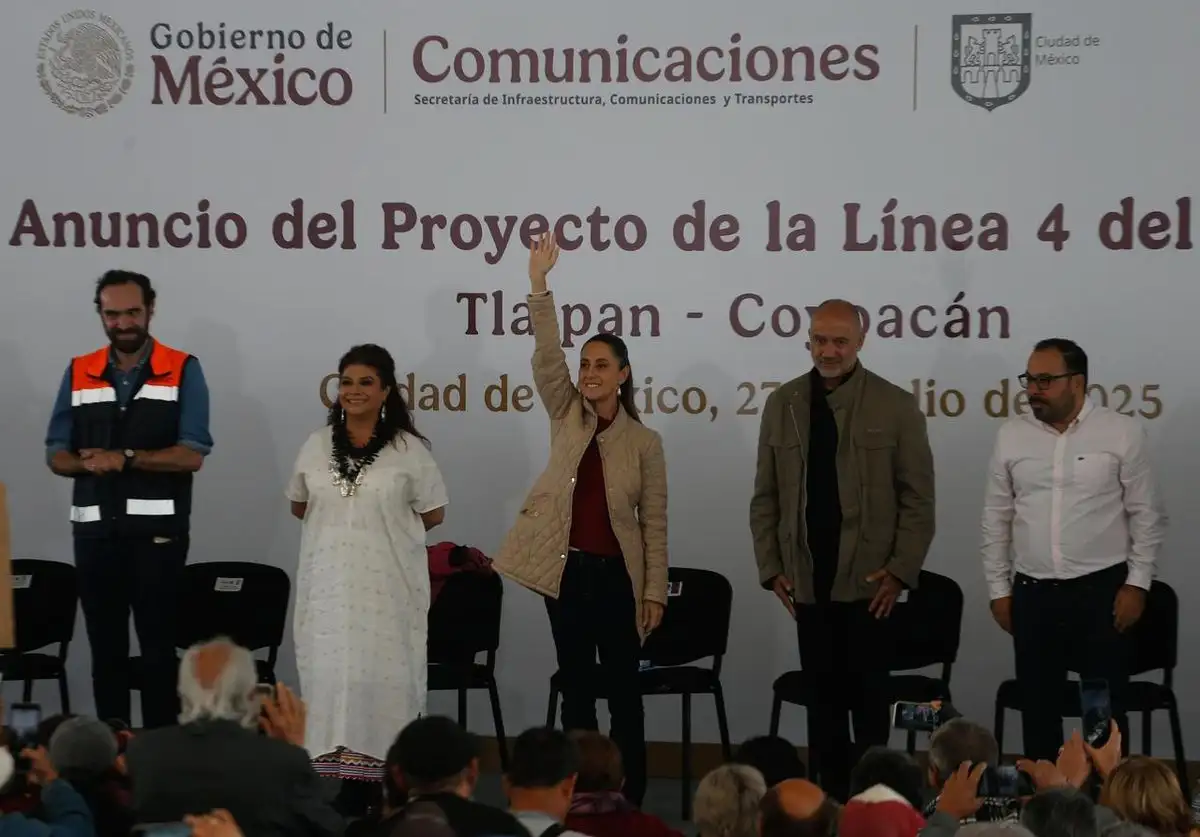  La presidenta de México, Claudia Sheinbaum; y la Jefa de Gobierno capitalino, Clara Brugada, durante el anuncio del proyecto de la Línea 4 del Cablebús, en la alcaldía Tlalpan, en la Ciudad de México, el 27 de julio de 2025. Foto 