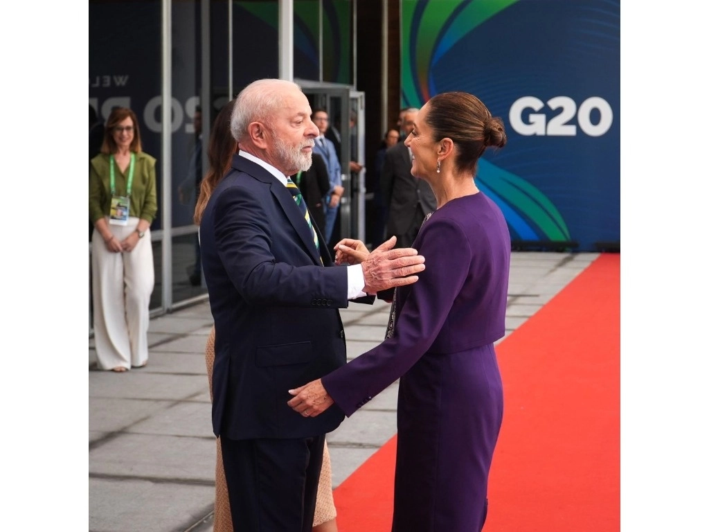 La presidenta Claudia Sheinbaum es recibida por su homólogo brasileño, Luiz Inácio Lula da Silva, a su llegada a la Cumbre del G20 de Río de Janeiro, el 18 de noviembre de 2024. Foto tomada de x @Claudiashein

