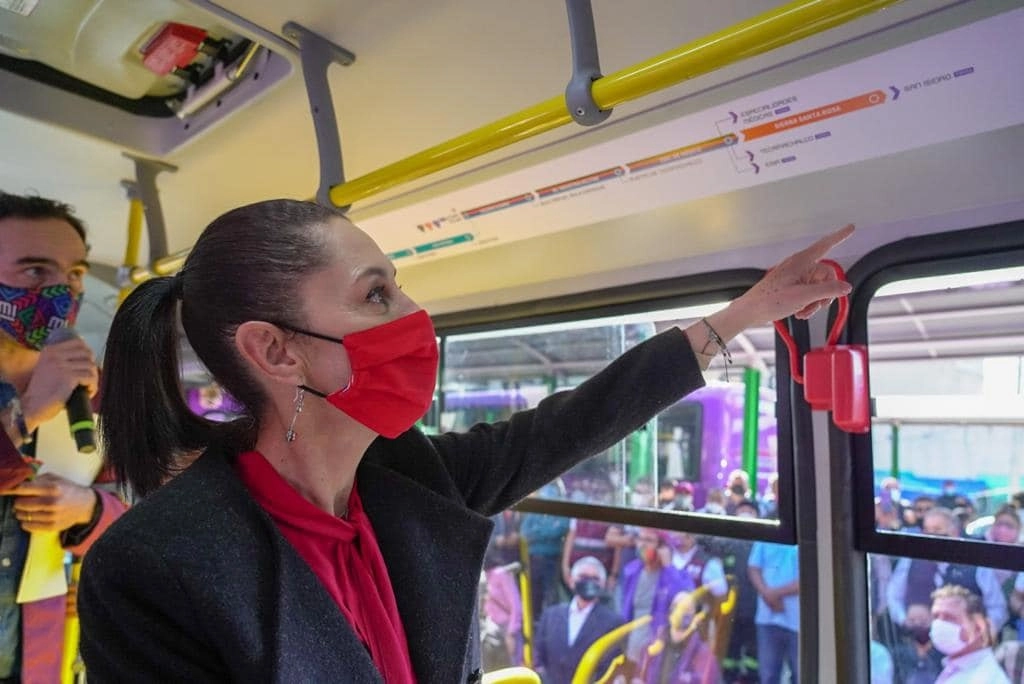 La jefa de Gobierno, Claudia Sheinbaum dio el banderazo de salida a las nuevas unidades. Foto tomada de su página de Facebook