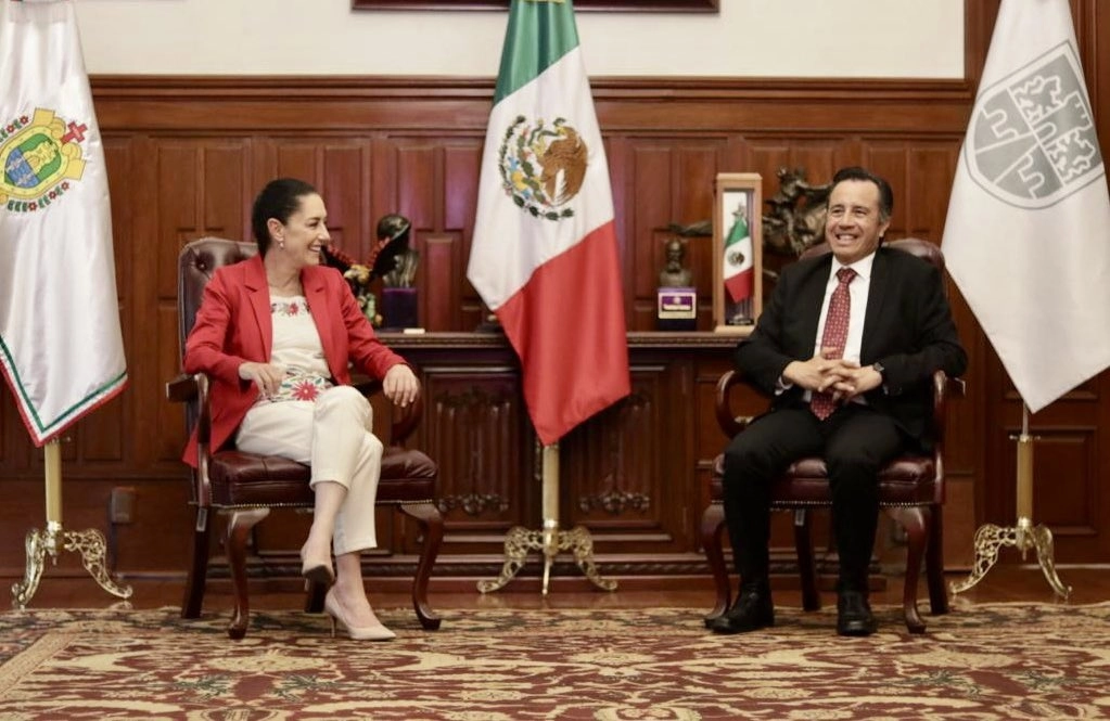 La jefa de gobierno de la CDMX, Claudia Sheinbaum visitó al gobernador de Veracruz, Cuitláhuac García. Foto @Claudiashein