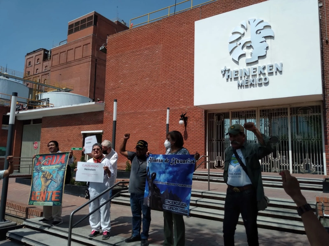 Clausura simbólica a la Cervecería Cuauhtémoc-Moctezuma, socias de la holandesa Heineken, el 22 de julio de 2022. Foto ‘La Jornada’