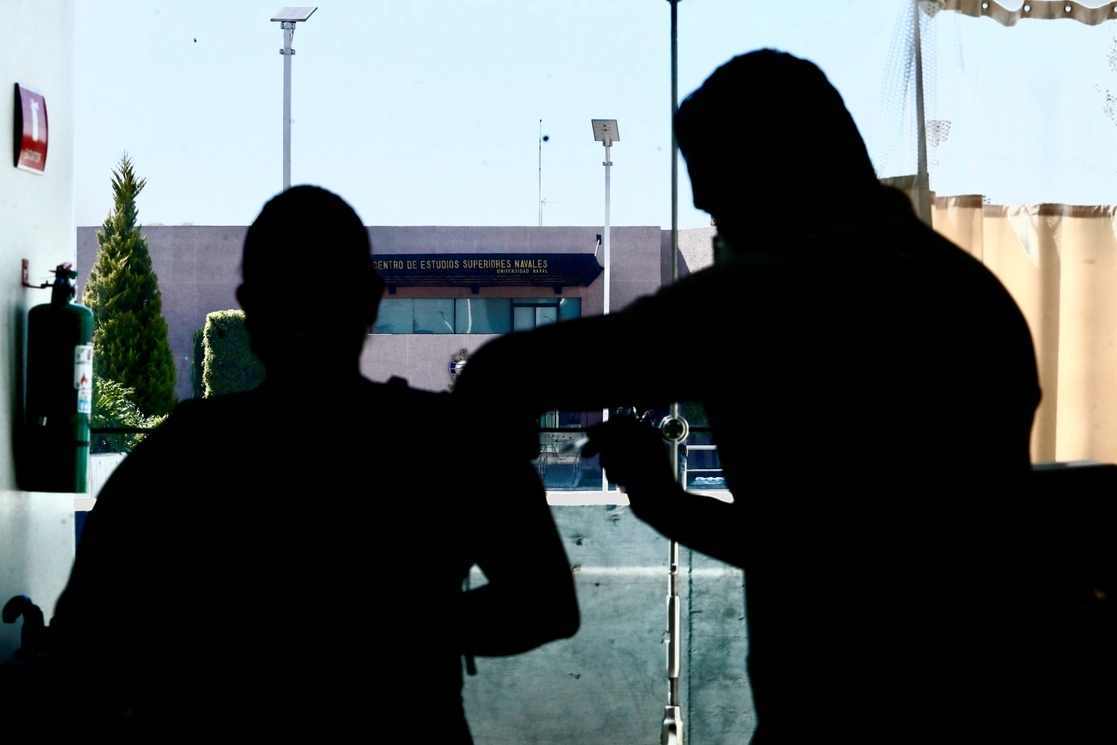 Ante la necesidad de una vacuna contra el Covid-19, muchas personas podrían ser engañadas con la venta de biológicos rebajados. Foto Luis Castillo/Archivo