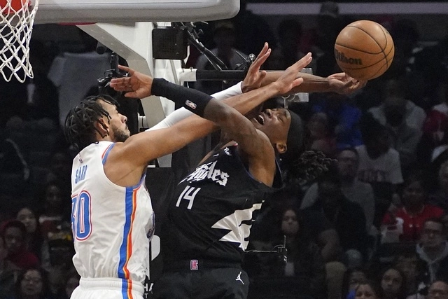 Leonard logró 32 unidades y Westbrook aportó 24 para que su equipo ascendiera un peldaño y colocarse en el cuarto lugar de la Conferencia Oeste. Foto Ap