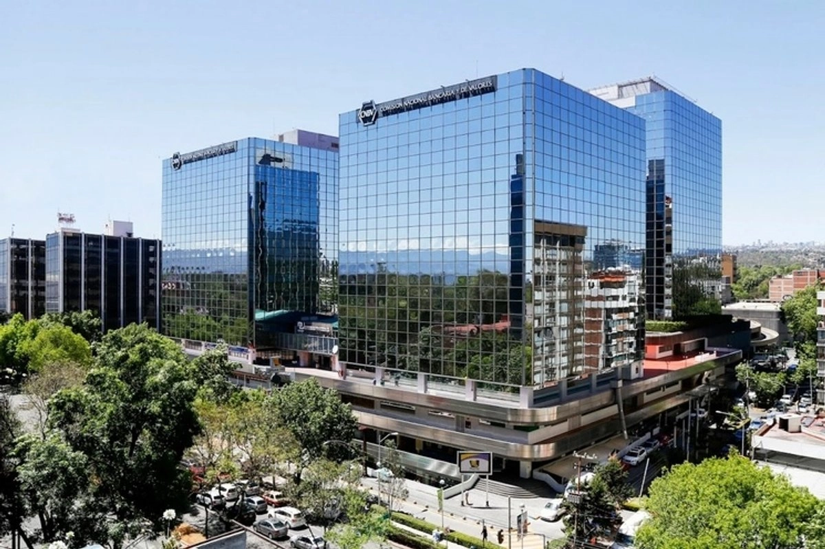Instalaciones de la Comisión Nacional Bancaria y de Valores en imagen de archivo. Foto 