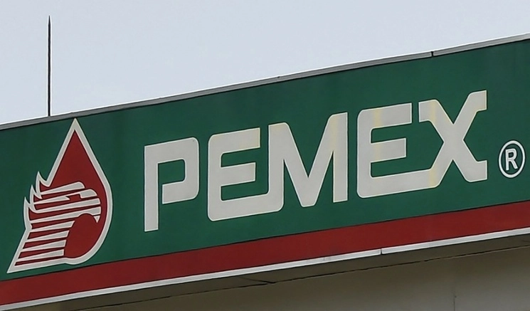 La CNH autorizó a Pemex cambiar la estrategia de explotación para la asignación A-0032-2M Campo Ayatsil. Foto Afp