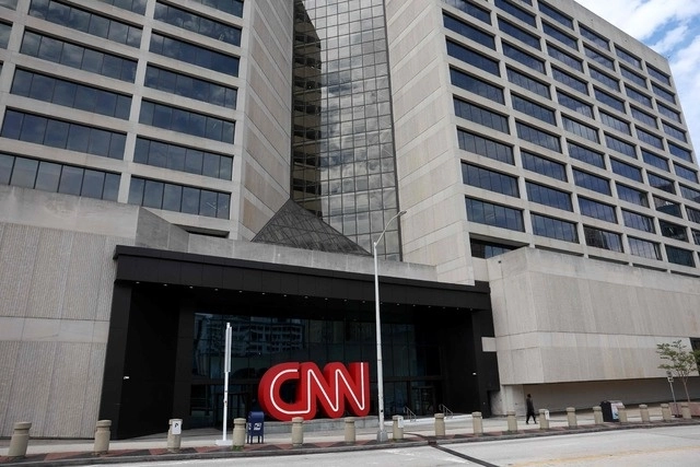 CNN anunció el jueves que estaba desarrollando un producto que permitiría a los consumidores ver una transmisión de video similar a la televisión en cualquier dispositivo. Foto Afp