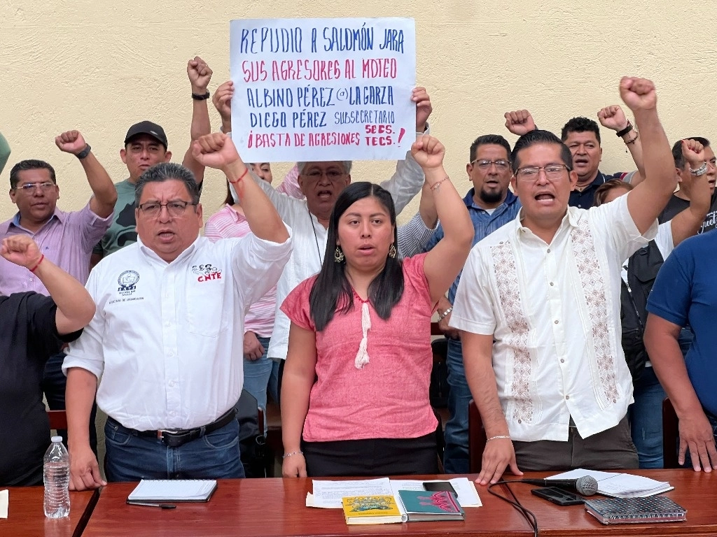 Líderes de la CNTE en Oaxaca anunciaron su plan de acción para este martes 20 de febrero. Foto Jorge A. Pérez