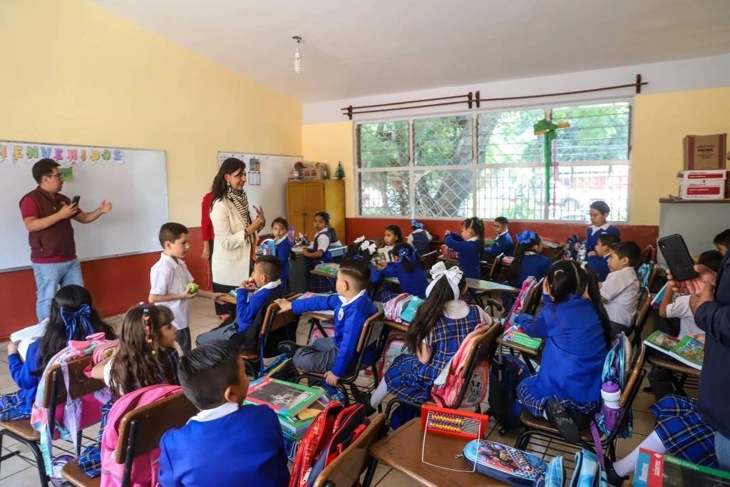 El 99 por ciento de las escuelas de Michoacán iniciaron clases del ciclo escolar 2024-25. Foto Facebook Secretaría de Educación