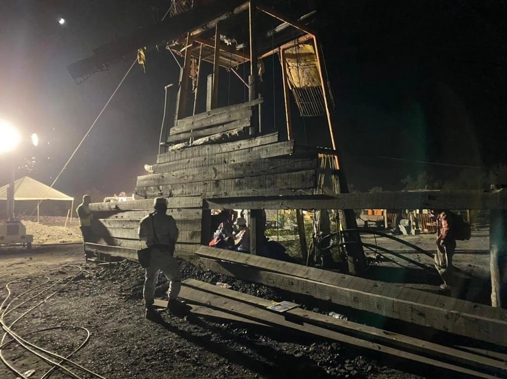Estructura para la entrada de la mina de carbón Pinabete, ubicada en el municipio de Sabinas, Coahuila. Foto La Jornada