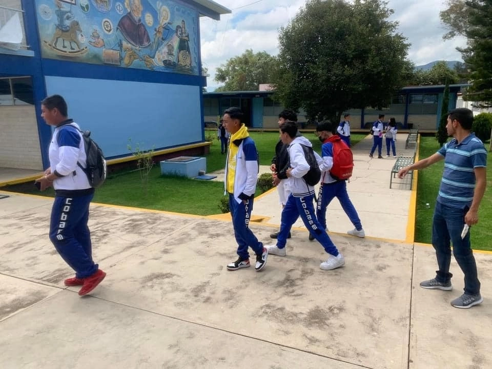 Autoridades del Colegio de Bachilleres de Michoacán (Cobaem) presentaron tres denuncias penales por el desvío de 174 millones de pesos aproximadamente. Foto tomada de es-la.facebook.com/bachilleres.michoacan / Archivo