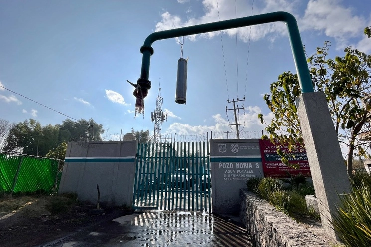 Como parte del un acuerdo con Sacmex, Coca-Cola Femsa apoya a que las comunidades tengan acceso al agua. Foto Luis Castillo / Archivo