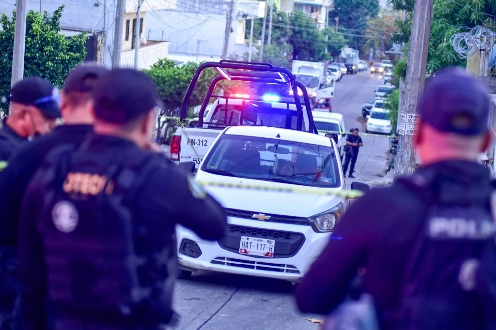 Coca Cola Femsa, la mayor embotelladora por volumen de ventas, decidió limitar sus operaciones en centros de trabajo de Acapulco, Guerrero, luego del asesinato el jueves de uno de sus trabajadores, informó la empresa. Imagen del 23 de enero de 2025. Foto Cuartoscuro