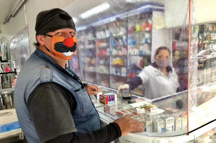 La Comisión Federal para la Protección contra Riesgos Sanitarios (Cofepris) informó que ya recibe solicitudes de registros sanitarios de medicamentos genéricos, sin importar la fecha de vencimiento de la patente del producto innovador. Foto Luis Castillo / archivo