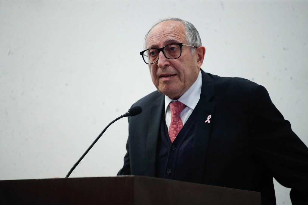 La Comisión Federal para la Protección contra Riesgos Sanitarios y la Administración del Patrimonio de la Beneficencia Pública quedarán adscritas a la oficina del titular de la Secretaría de Salud, lo determinó el secretario David Kershenobich. Foto Cristina Rodríguez / Archivo