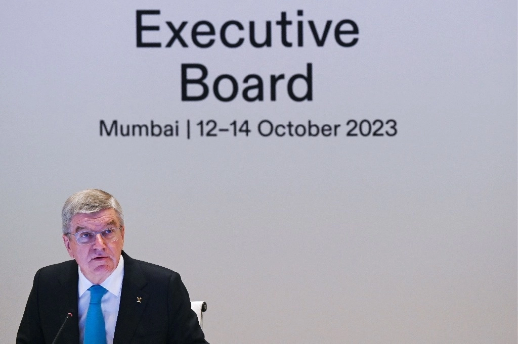 El presidente del Comité Olímpico Internacional, Thomas Bach, durante la reunión ejecutiva del organismo en India, el 12 de octubre de 2023. Foto Afp