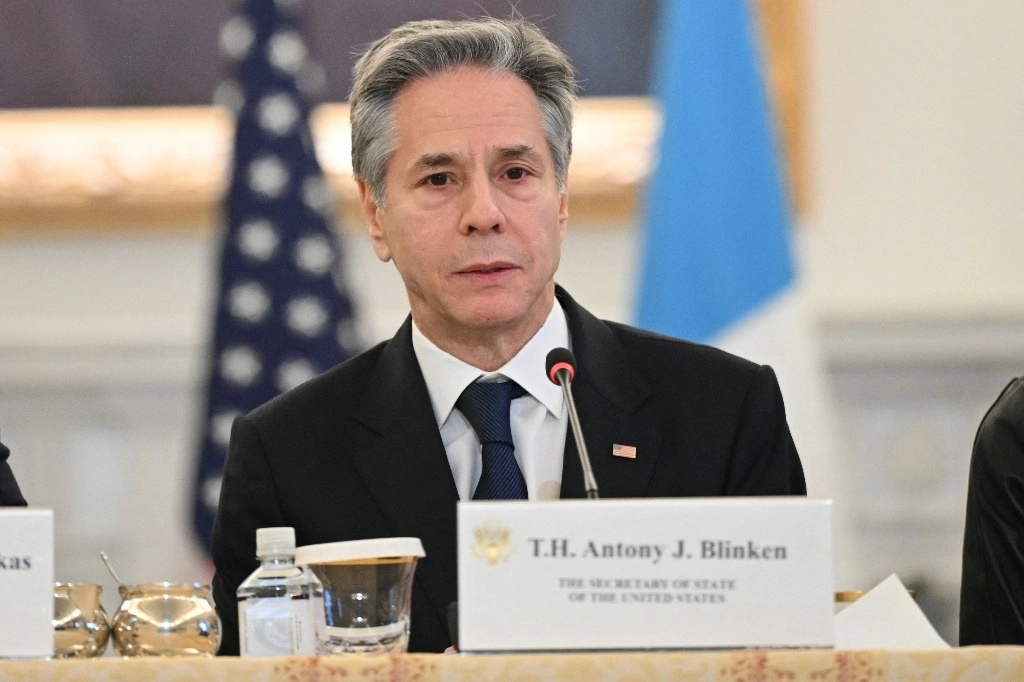 El secretario de Estado de Estados Unidos, Antony Blinken, participa en una reunión trilateral con la secretaria de Relaciones Exteriores de México, Alicia Bárcena, y el Ministro de Relaciones Exteriores de Guatemala, Carlos Ramiro Martínez, en la Sala Benjamín Franklin del Departamento de Estado en Washington, DC, el 28 de febrero de 2024. Foto Afp