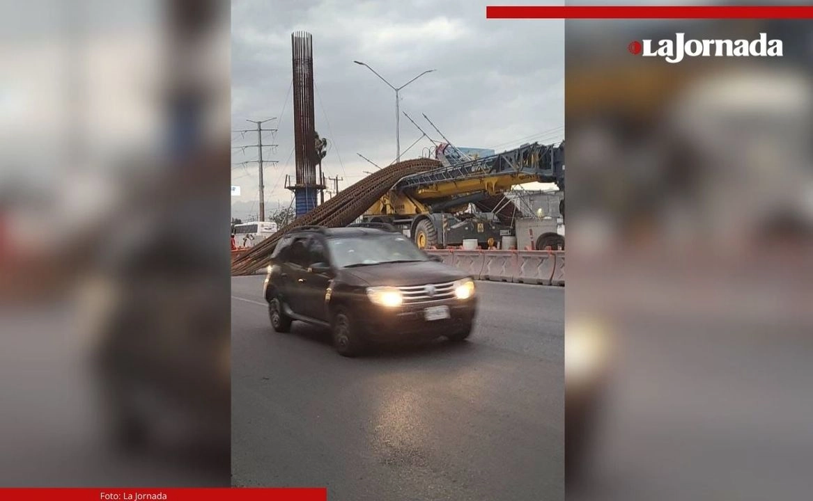 Una estructuras de la construcción de la Línea 6 del Metro, en Monterrey, Nuevo León colapsó presuntamente por los vientos y la lluvia en la zona. Foto