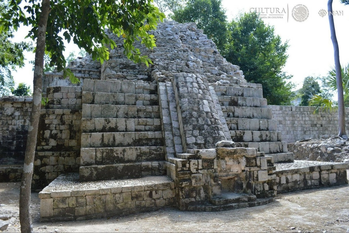 La pieza devuelta es un fragmento de columna que fue extraído del sitio arqueológico de Santa Rosa Xtampak, en Campeche. Foto tomada del Twitter de @cultura_mx