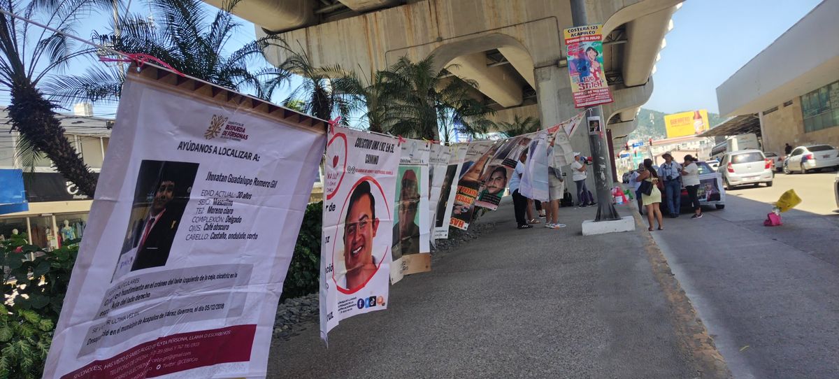 Acusa colectivo de Acapulco a la autoridad por quitar fotos de desaparecidos