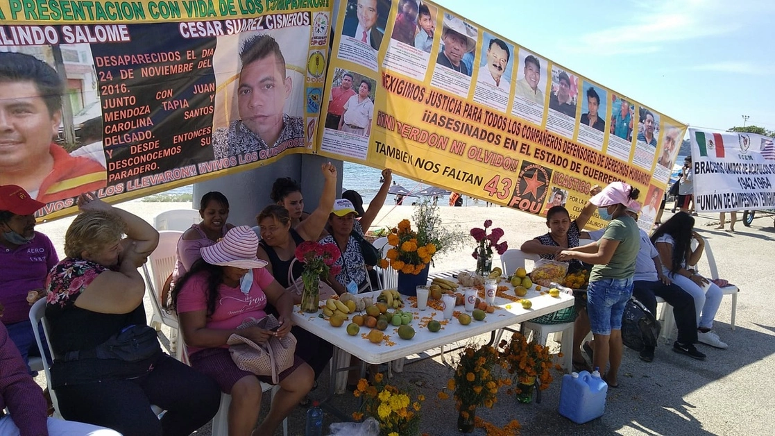Los integrantes del Frente de Organizaciones Unidas criticaron la desidia del gobierno para resolver las muertes de sus compañeros. Foto Héctor Briseño.  