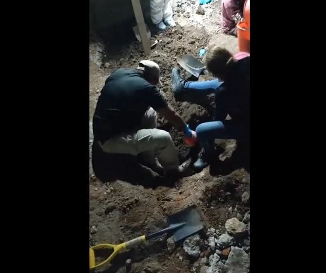 En Twitter y Facebook difundieron videos de excavaciones, realizadas presuntamente en Salamanca. Foto @HEncontrarte

