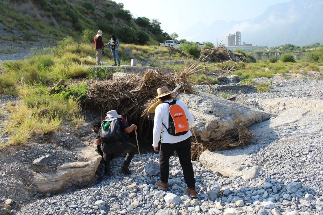 Integrantes de FUNDENL realizan una macrobúsqueda en una zona de Hidalgo, Nuevo León, en 2020. Foto Yolanda Chio
