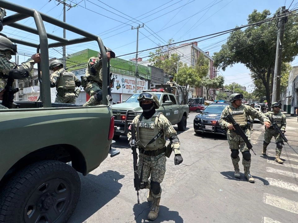 Imagen de archivo de militares y Guardia Nacional en el operativo Enjambre en calles de la CDMX. Foto