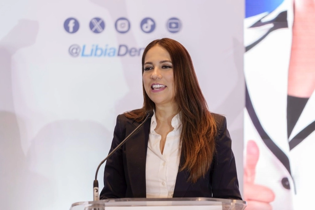 Libia García Muñoz Ledo, candidata del bloque opositor al gobierno de Guanajuato. Foto tomada de X @LibiaDennise
