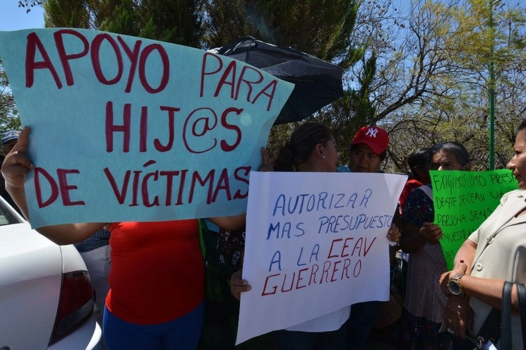 Durante una manifestación de activistas y familiares de desaparecidos contra la actuación de las autoridades de la CEAV. Foto Cuartoscuro / archivo 
