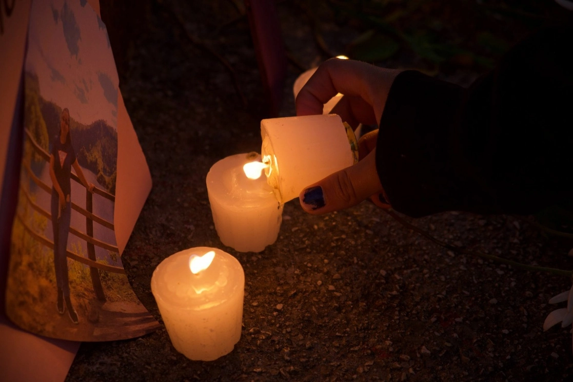 Las ofrendas para las víctimas de feminicidios fueron colocadas en Tuxtla Gutiérrez y en San Cristóbal de las Casas, Chiapas, por colectivas y familiares. Foto Cuartoscuro / Archivo 