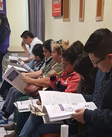 Ciudadanos reciben capacitación para integrar los Comités de Participación Ciudadana. Foto @iecm