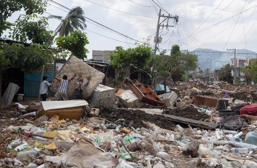 El huracán 'Otis' golpeó el puerto de Acapulco en octubre de 2023 dejando ciento de casas y hoteles totalmente destruidos. Foto 